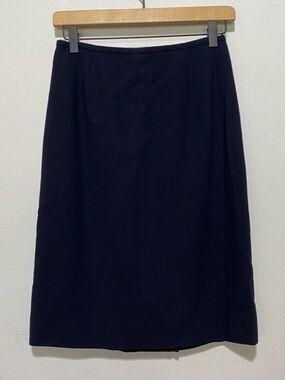 Dana Buchman Pencil Skirt Size 2 Navy Lined 100% Wool Back Slit Career